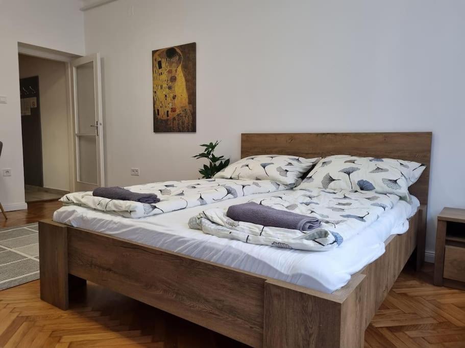 Downtown Studio Apartman Beci Exterior foto